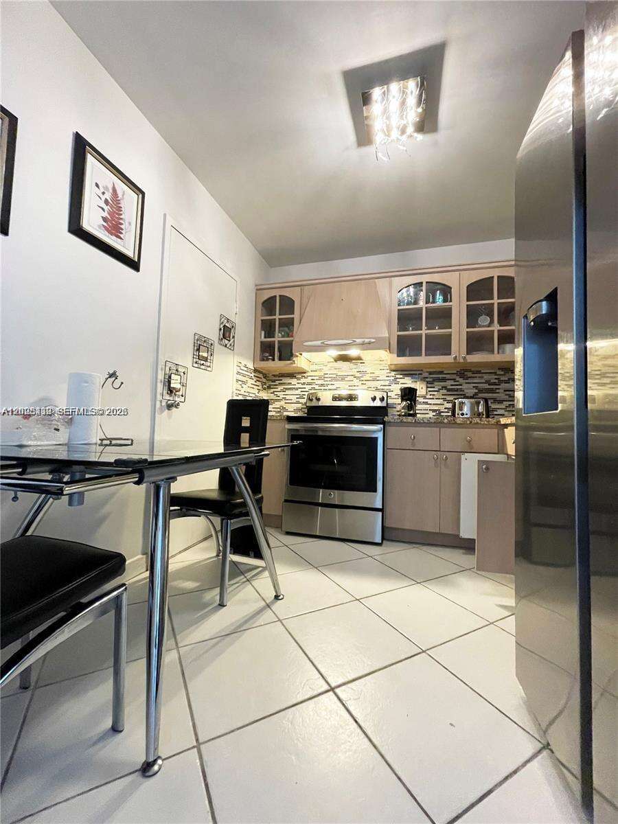Sea Air Towers at 3725 Ocean Dr, Hollywood, FL 33019 - For Rent photo 13