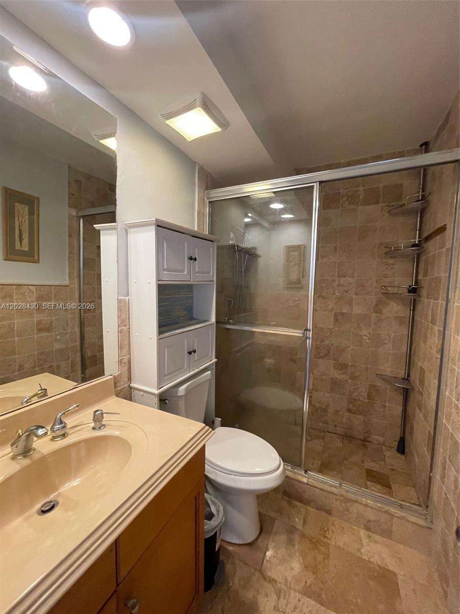 Sea Air Towers at 3725 Ocean Dr, Hollywood, FL 33019 - For Rent photo 16