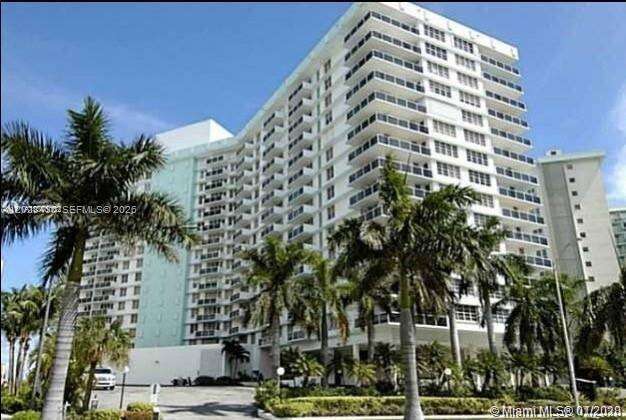 Sea Air Towers at 3725 Ocean Dr, Hollywood, FL 33019 - For Rent photo 27