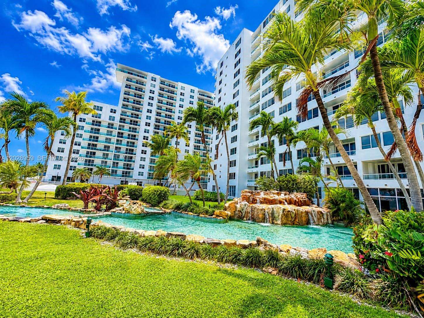 The Carriage Club North at 5005 Collins Ave, Miami Beach, FL 33140 - For Rent photo 2