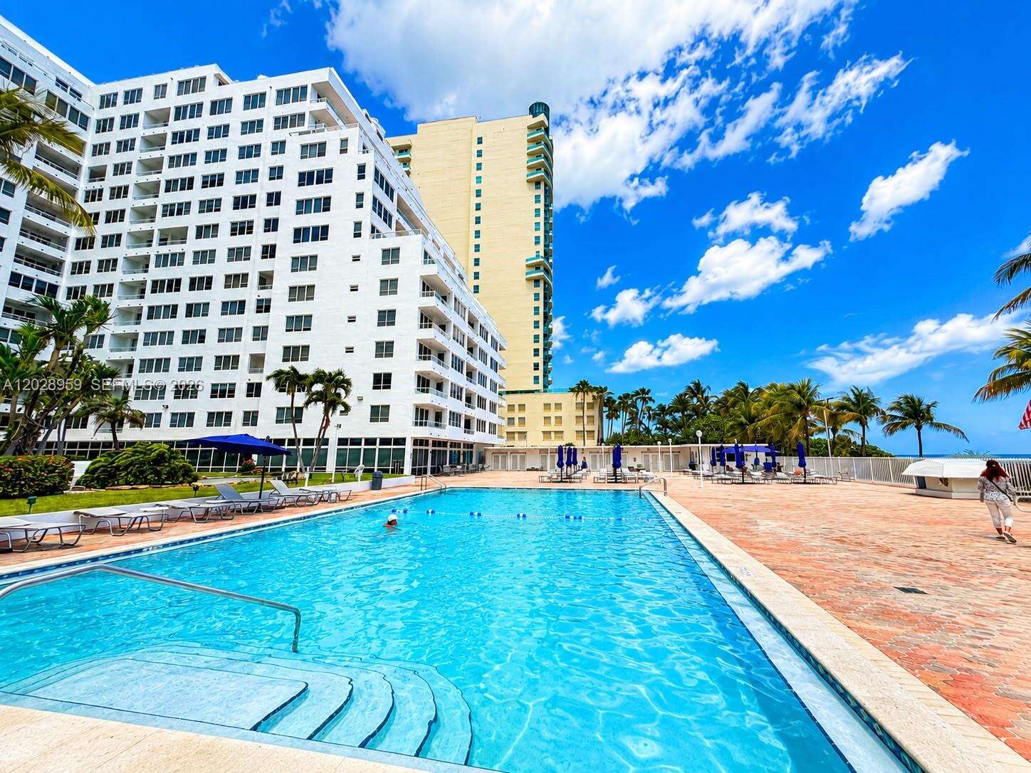 The Carriage Club North at 5005 Collins Ave, Miami Beach, FL 33140 - For Rent photo 3