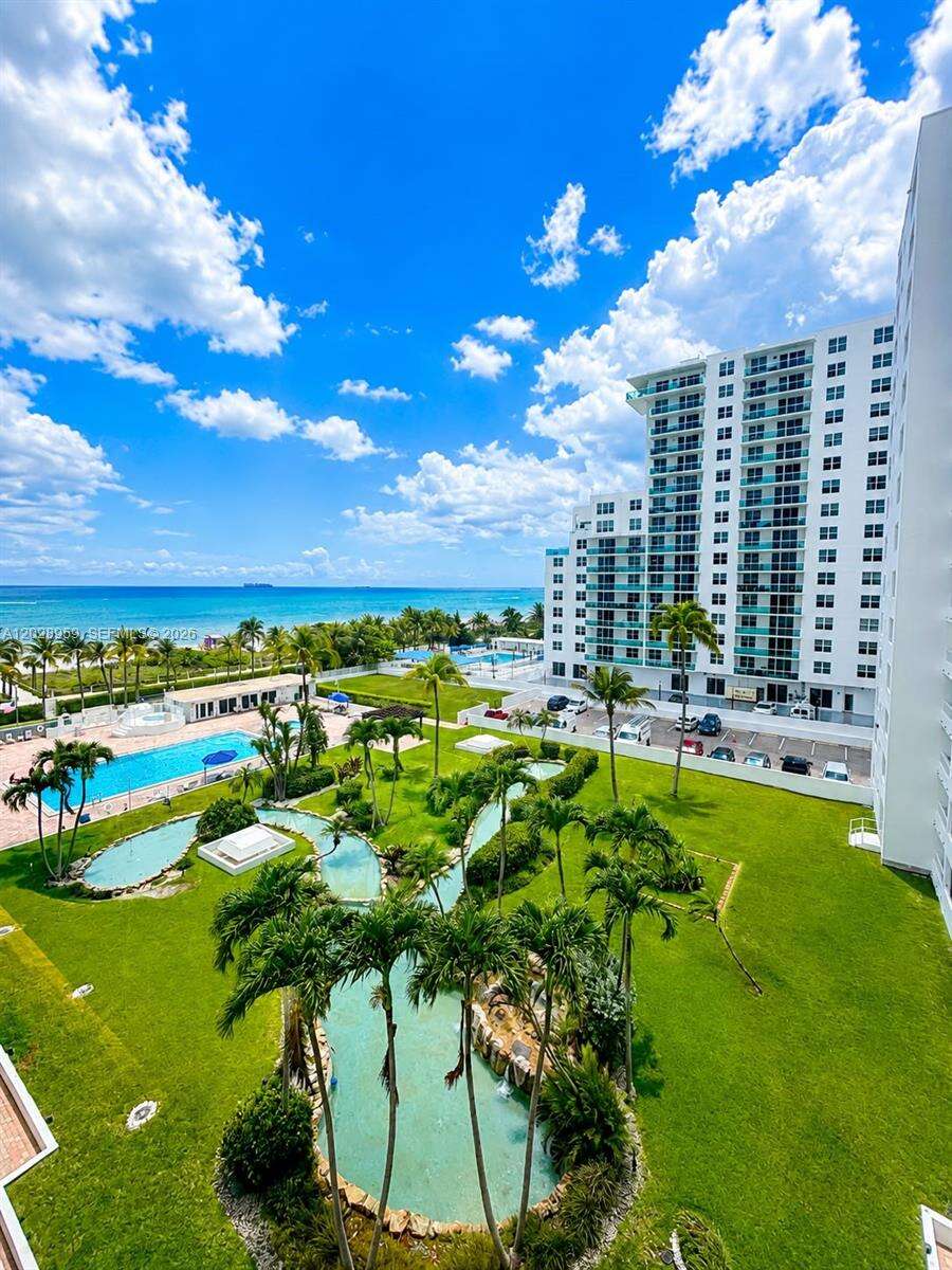 The Carriage Club North at 5005 Collins Ave, Miami Beach, FL 33140 - For Rent photo 5