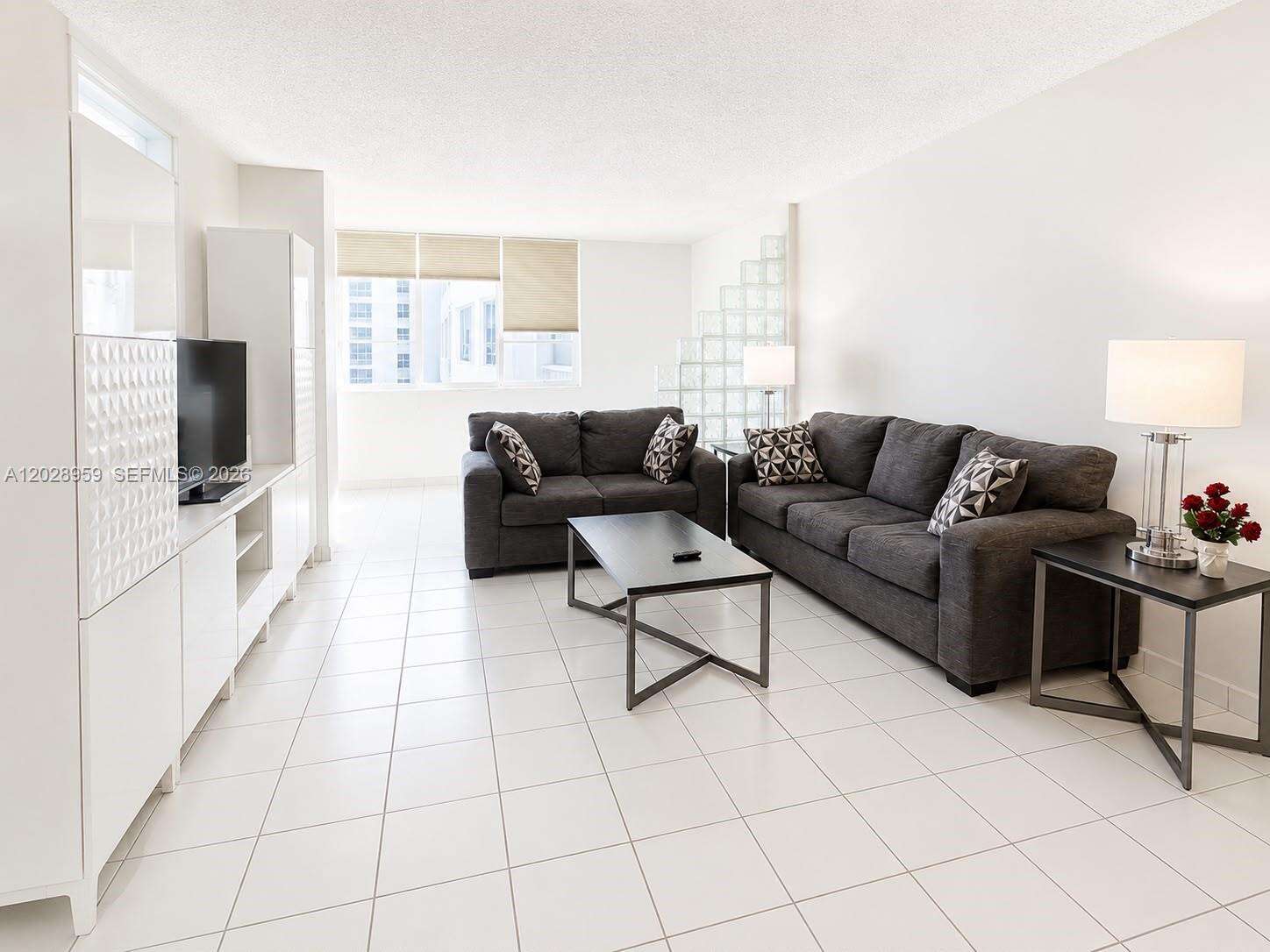The Carriage Club North at 5005 Collins Ave, Miami Beach, FL 33140 - For Rent photo 8