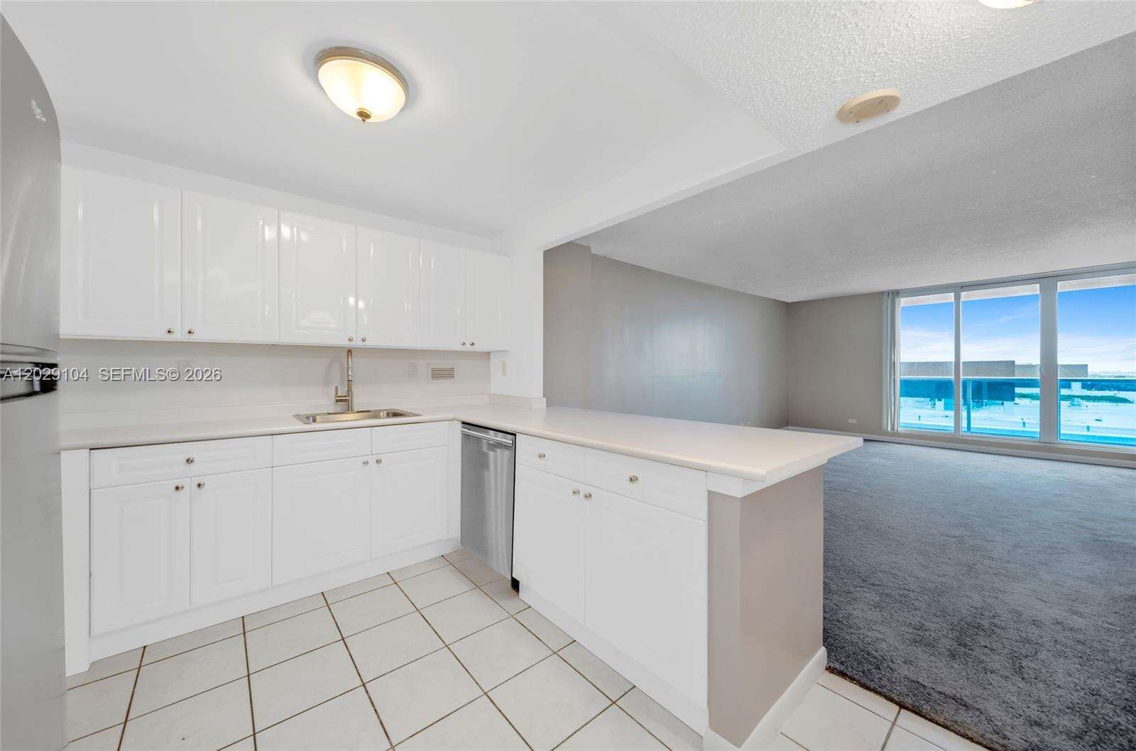 Roney Palace at 2301 Collins Ave, Miami Beach, FL 33139 - For Rent photo 17