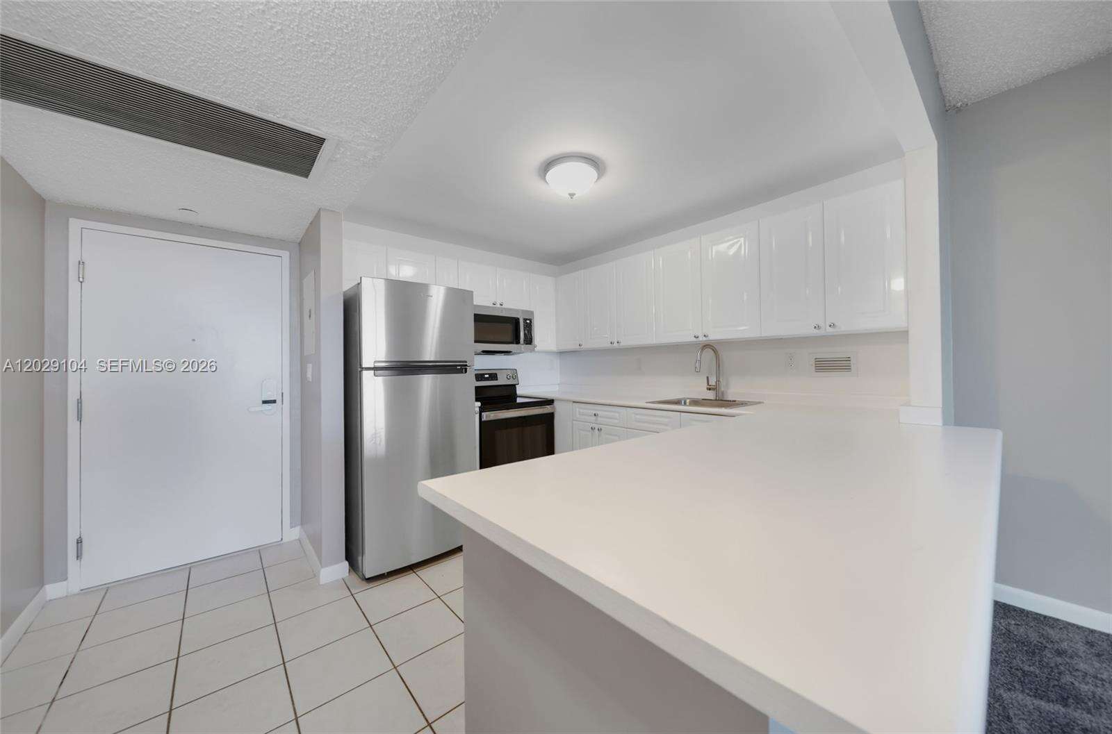 Roney Palace at 2301 Collins Ave, Miami Beach, FL 33139 - For Rent photo 18