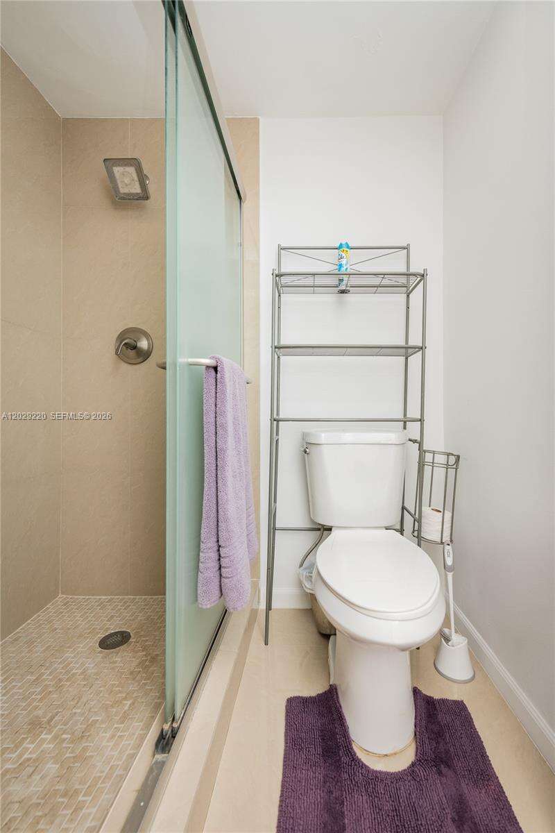 Alexander Towers at 3505 Ocean Dr, Hollywood, FL 33019 - For Rent photo 27