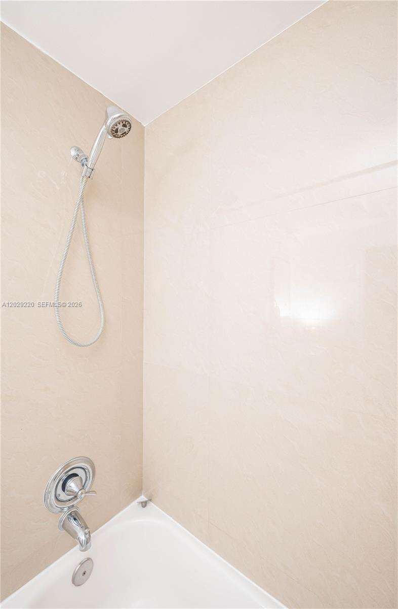 Alexander Towers at 3505 Ocean Dr, Hollywood, FL 33019 - For Rent photo 34