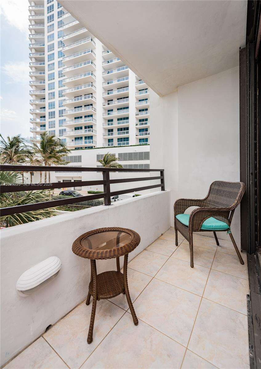 Alexander Towers at 3505 Ocean Dr, Hollywood, FL 33019 - For Rent photo 36