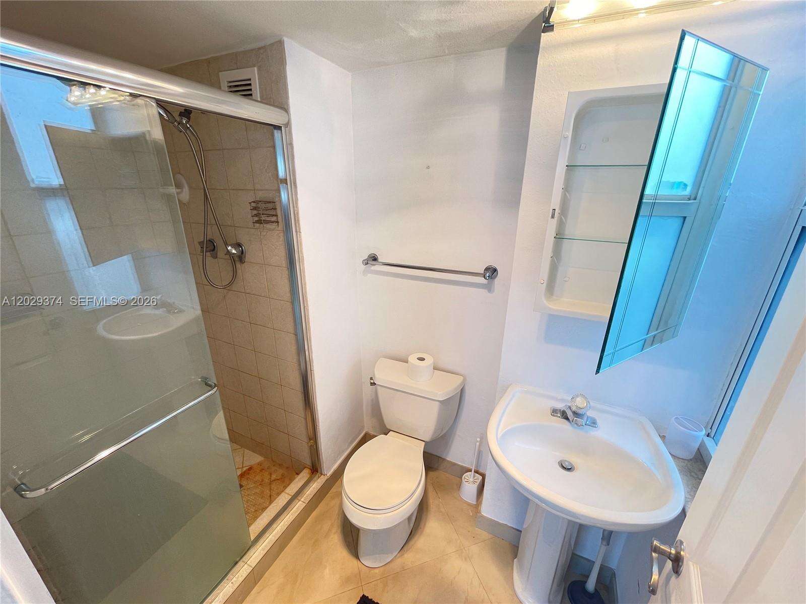Carlisle On The Ocean at 9195 Collins Ave, Surfside, FL 33154 - For Rent photo 13