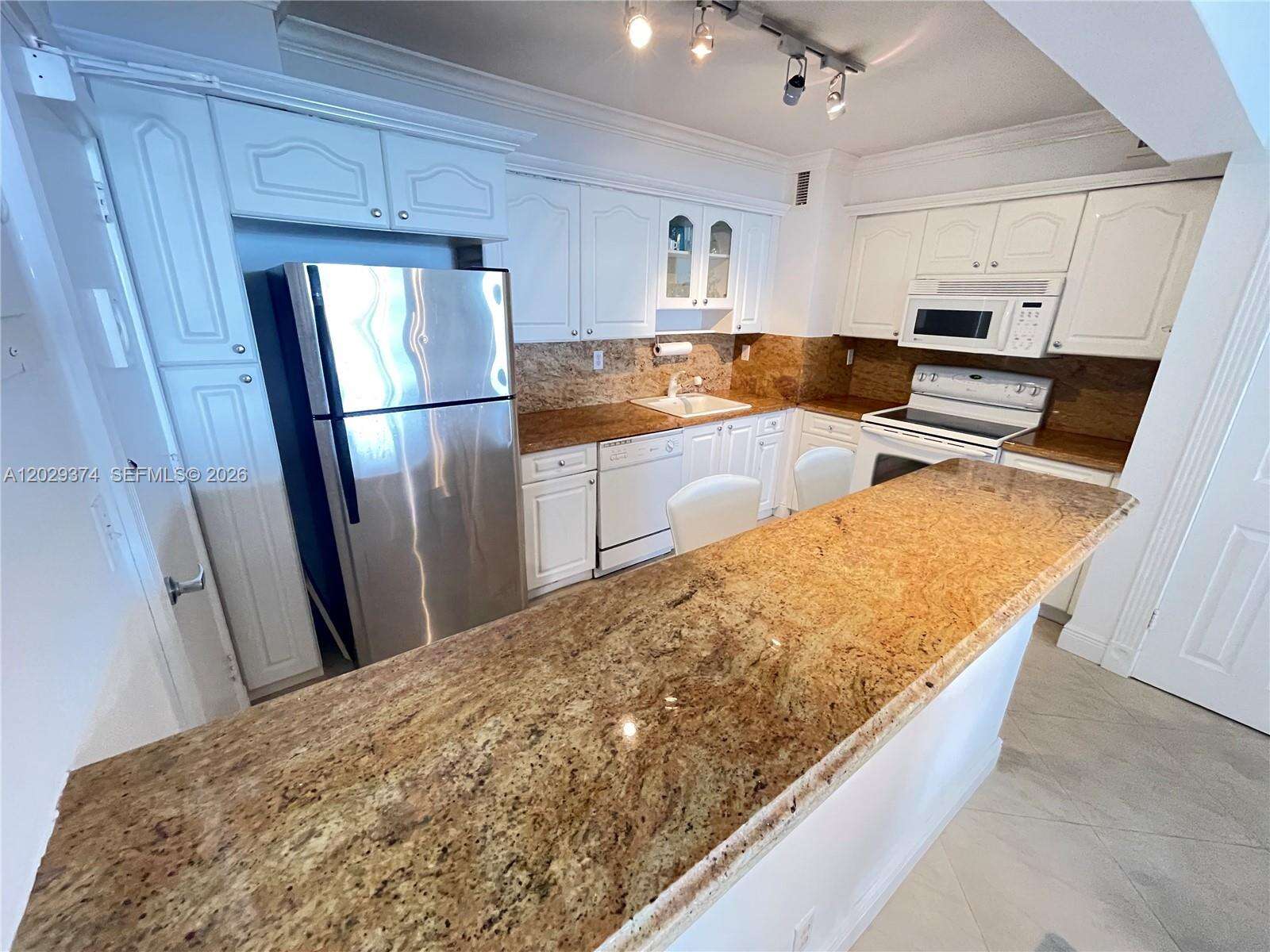 Carlisle On The Ocean at 9195 Collins Ave, Surfside, FL 33154 - For Rent photo 14