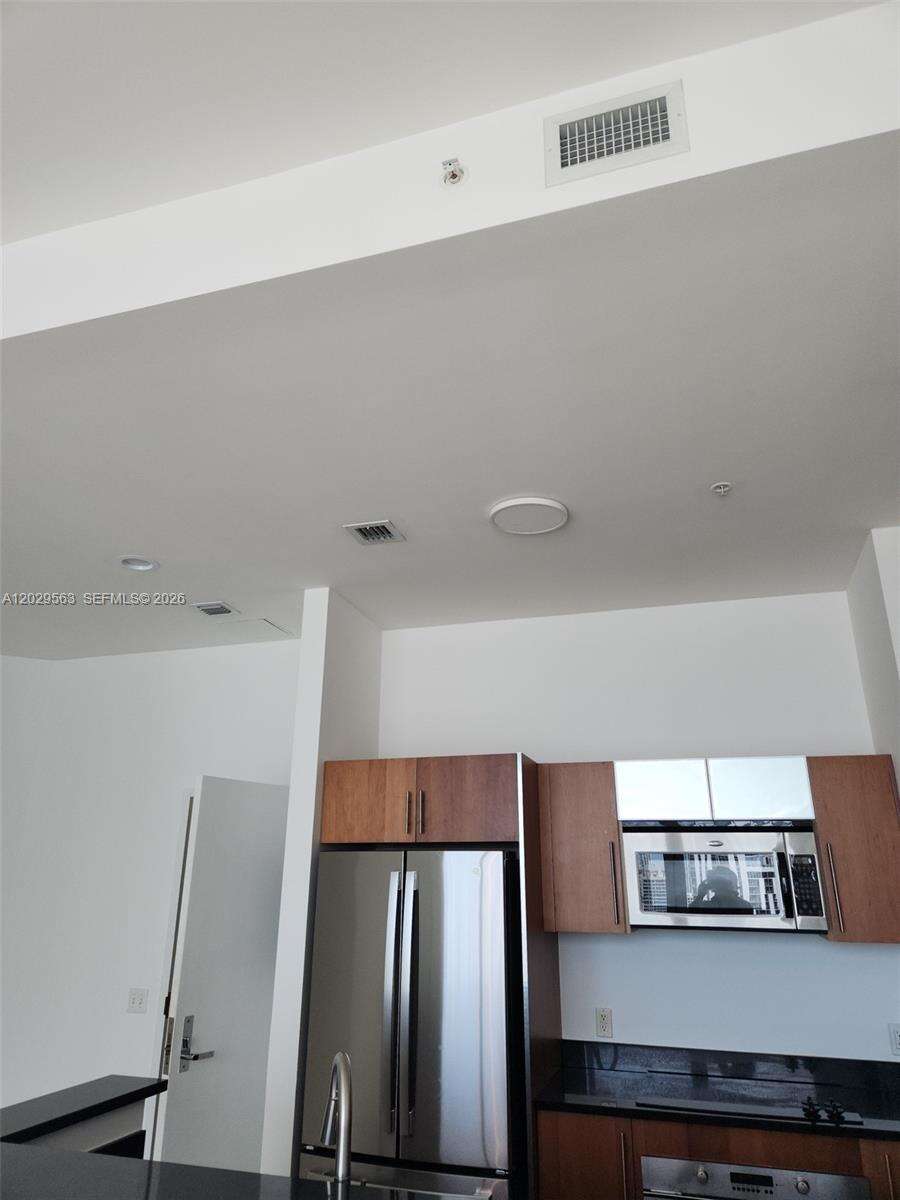 Met 1 at 300 Biscayne Blvd, Miami, FL 33131 - For Rent photo 2
