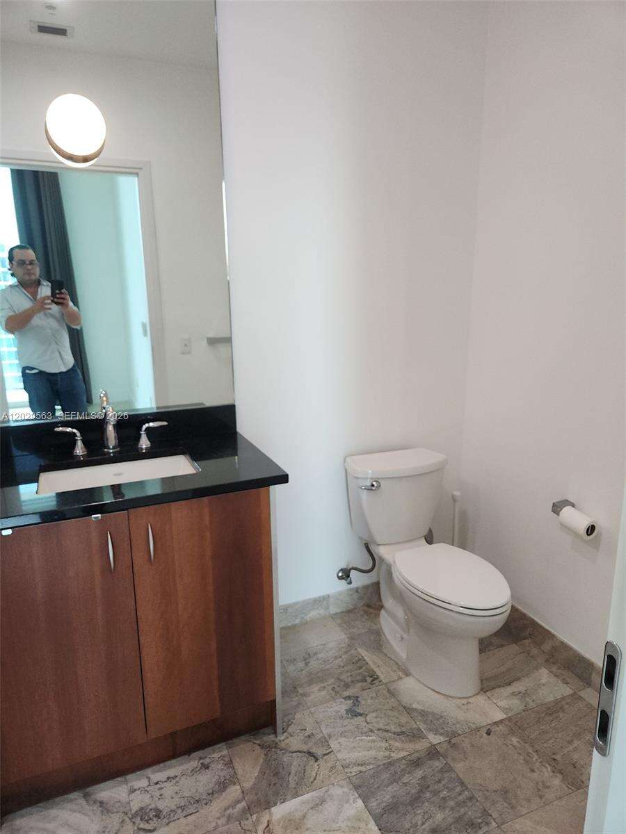 Met 1 at 300 Biscayne Blvd, Miami, FL 33131 - For Rent photo 8