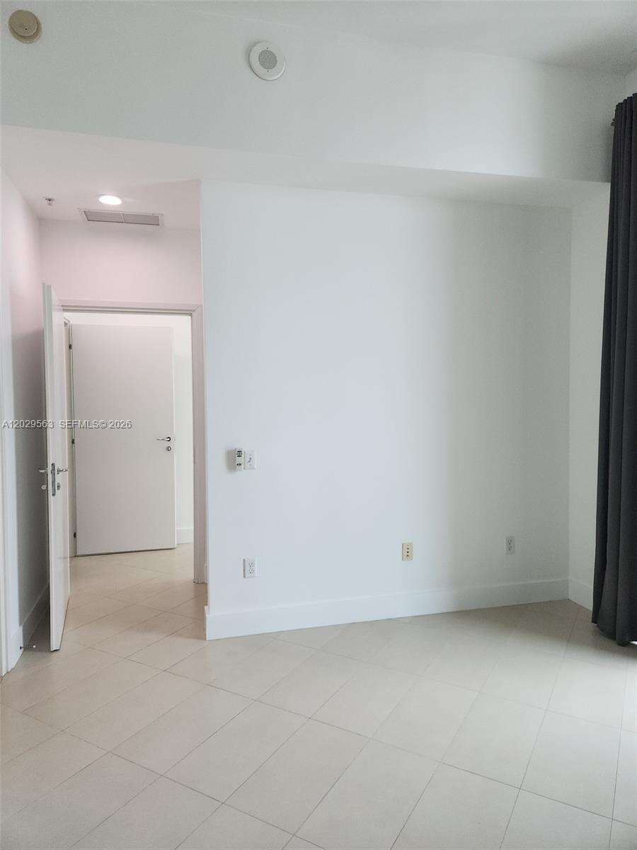 Met 1 at 300 Biscayne Blvd, Miami, FL 33131 - For Rent photo 9