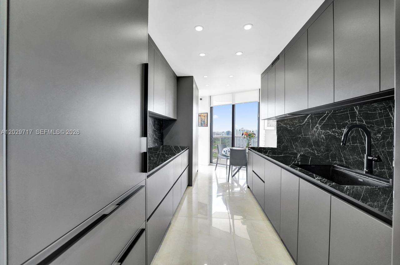 Hamptons West at 20281 Country Club Dr, Aventura, FL 33180 - For Rent photo 22