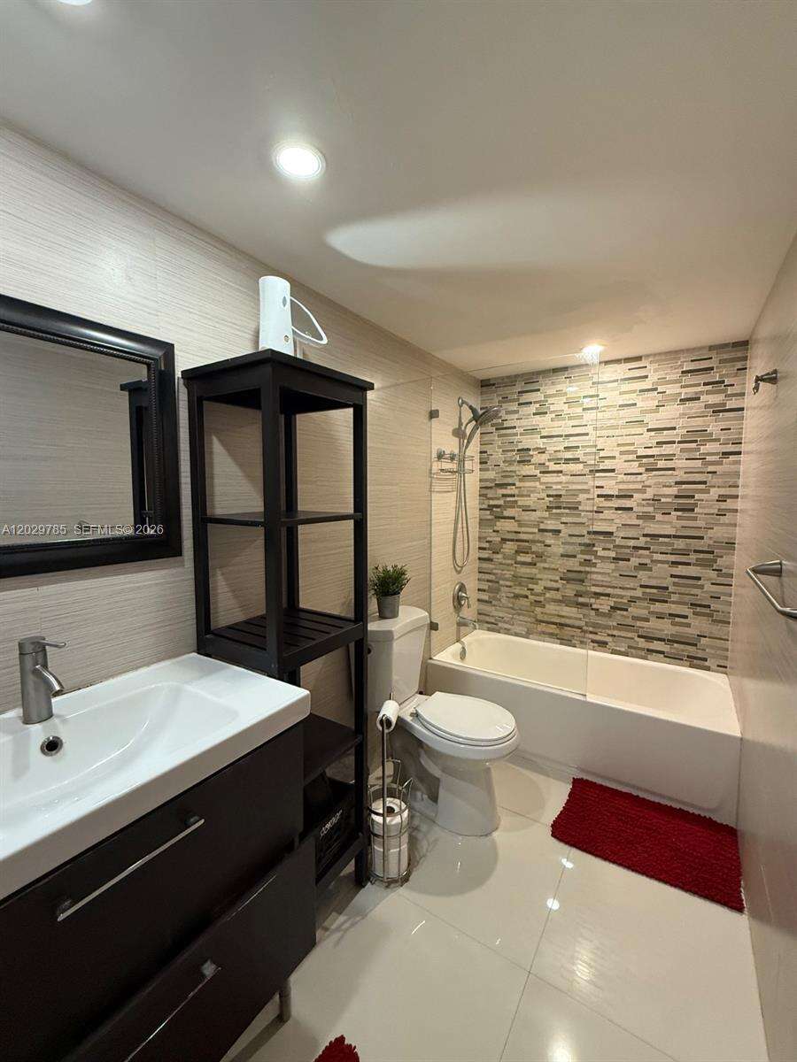 Ocean Reserve at 19370 Collins Ave, Sunny Isles Beach, FL 33160 - For Rent photo 2