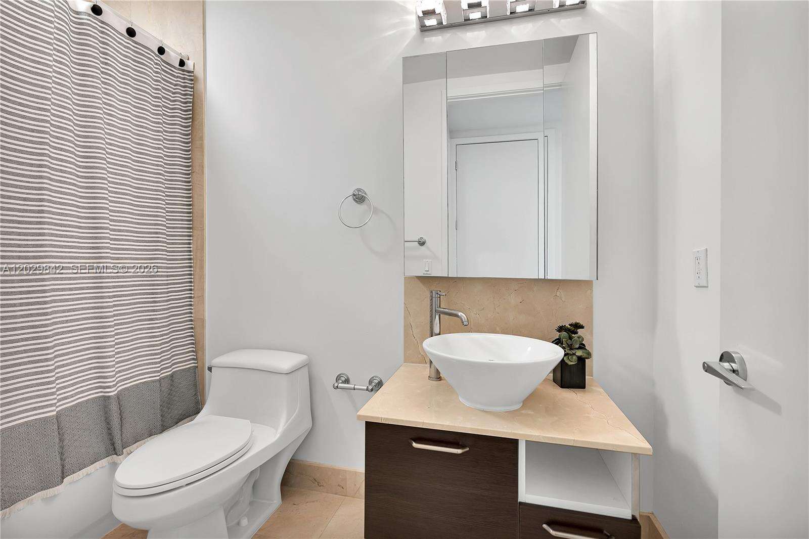 Emerald At Brickell at 218 14 St, Miami, FL 33131 - For Rent photo 24
