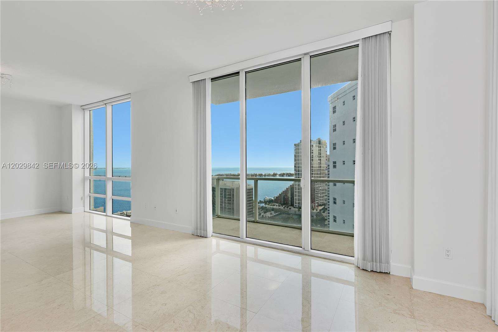Emerald At Brickell at 218 14 St, Miami, FL 33131 - For Rent photo 4