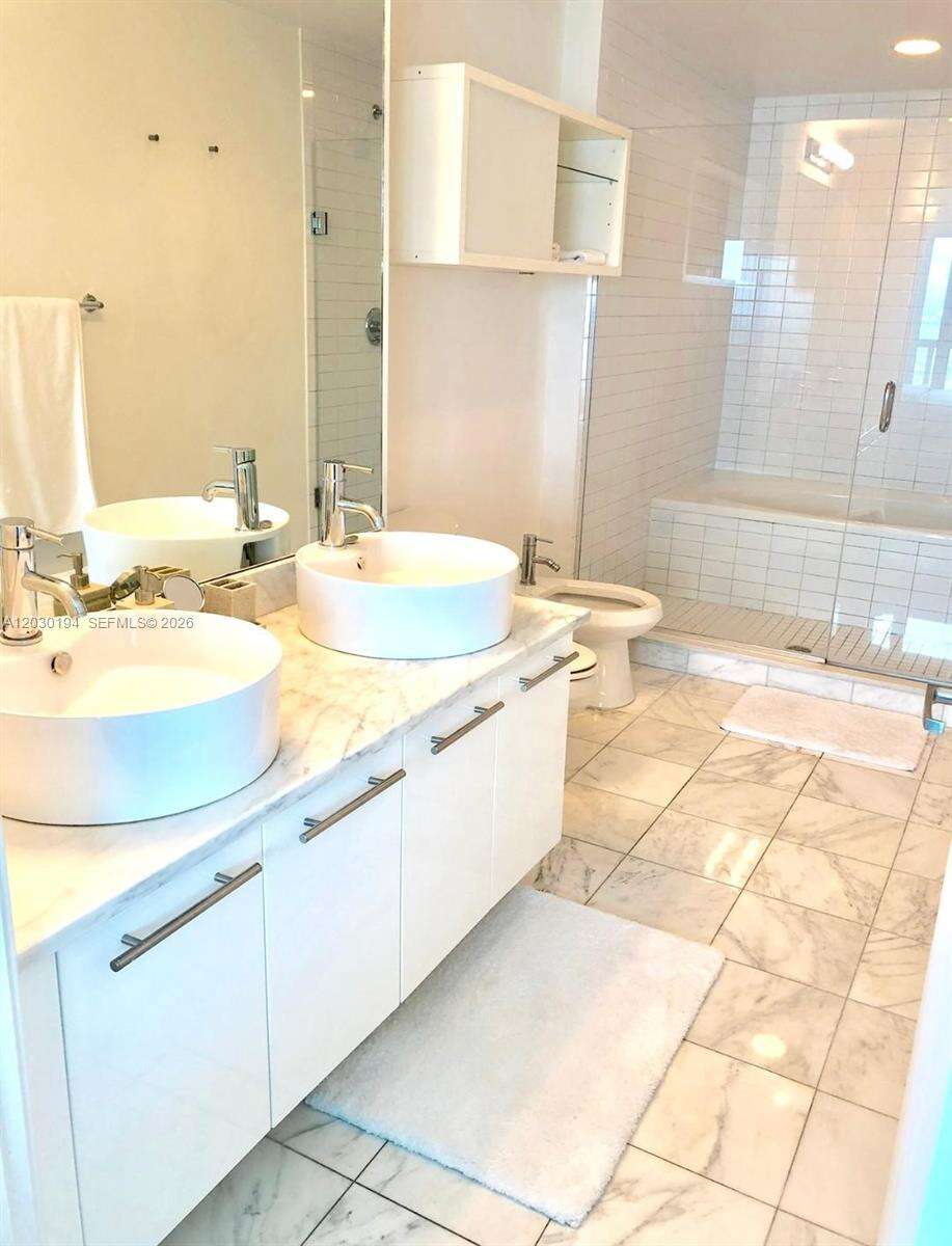 Marina Blue at 888 Biscayne Blvd, Miami, FL 33132 - Out Of market photo 20