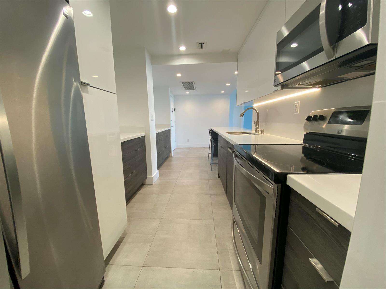 The Carriage House at 5401 Collins, Miami Beach, FL 33140 - For Rent photo 11