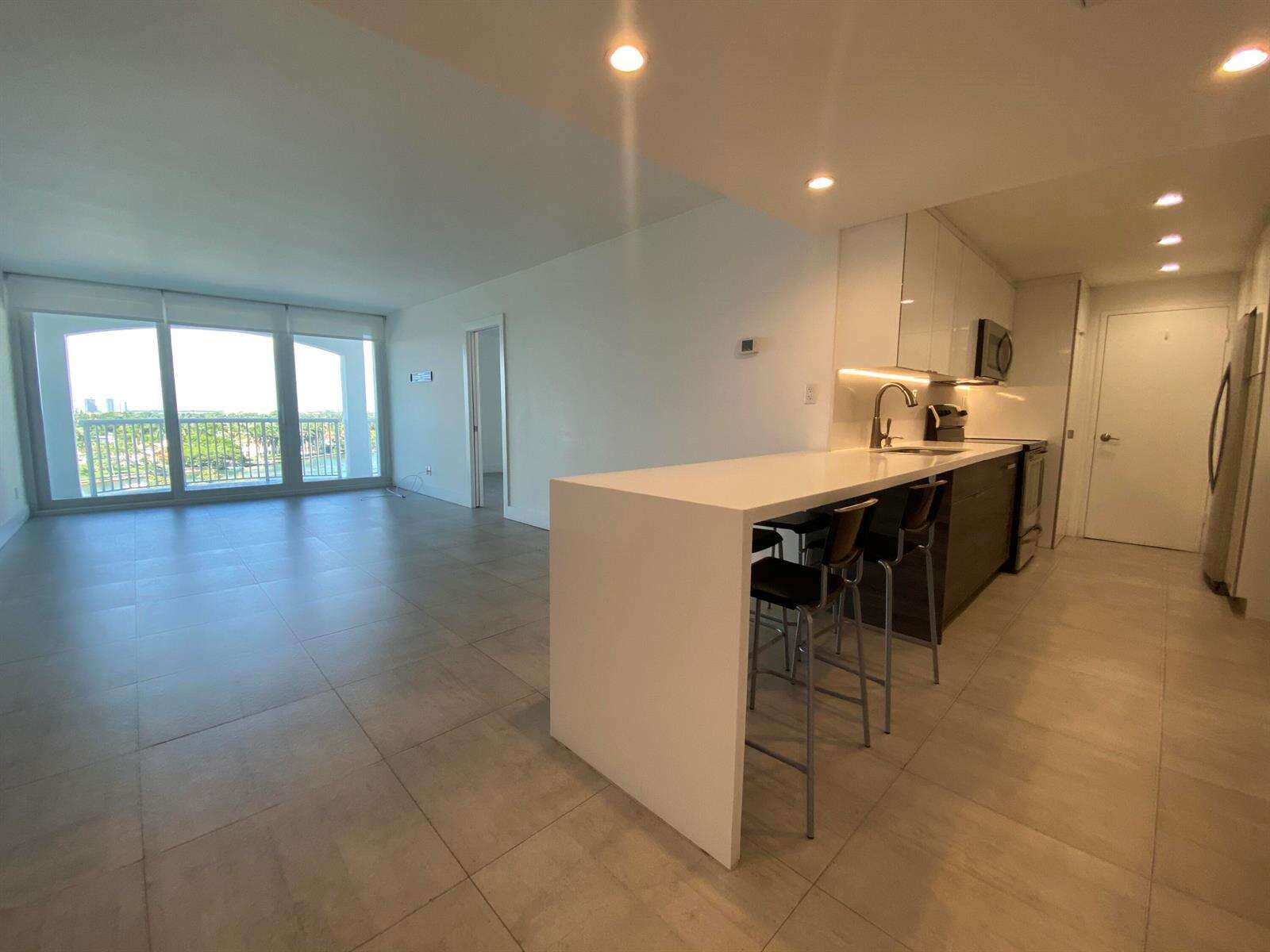 The Carriage House at 5401 Collins, Miami Beach, FL 33140 - For Rent photo 3