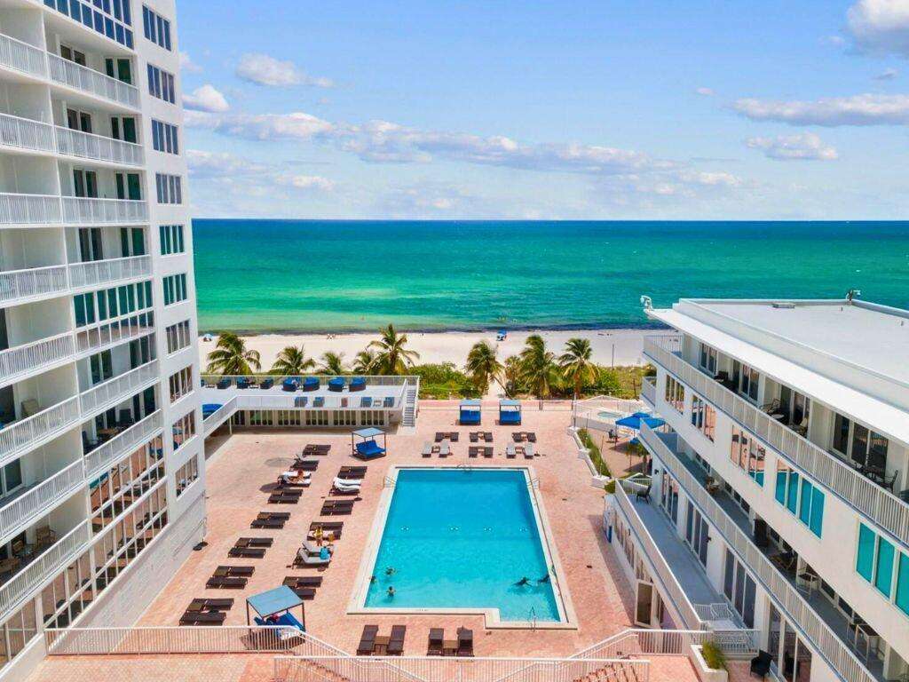 The Carriage House at 5401 Collins, Miami Beach, FL 33140 - For Rent photo 32