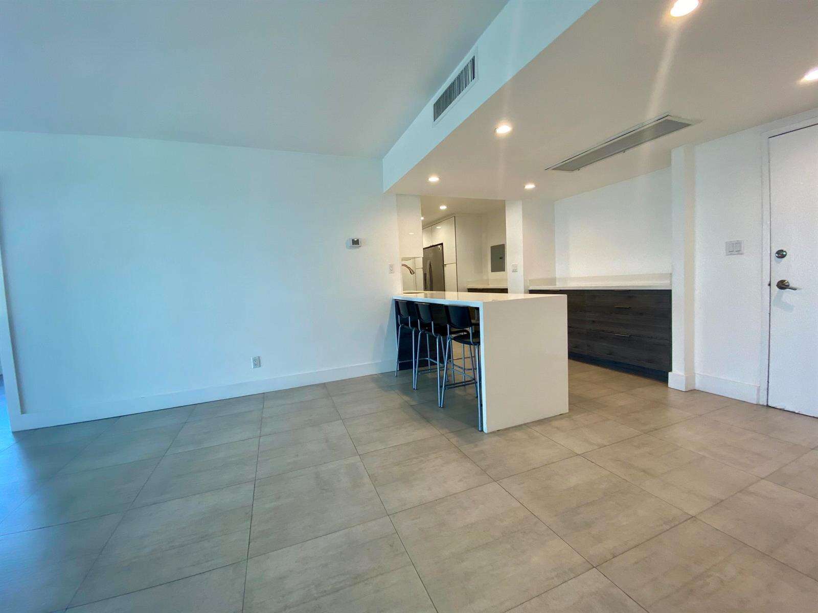 The Carriage House at 5401 Collins, Miami Beach, FL 33140 - For Rent photo 5