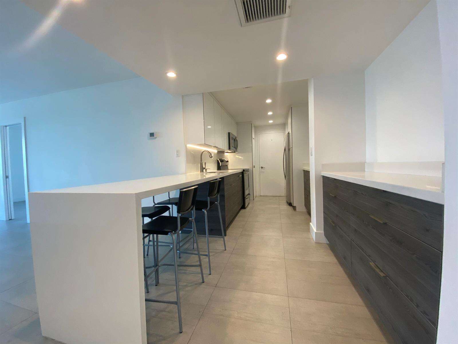 The Carriage House at 5401 Collins, Miami Beach, FL 33140 - For Rent photo 8