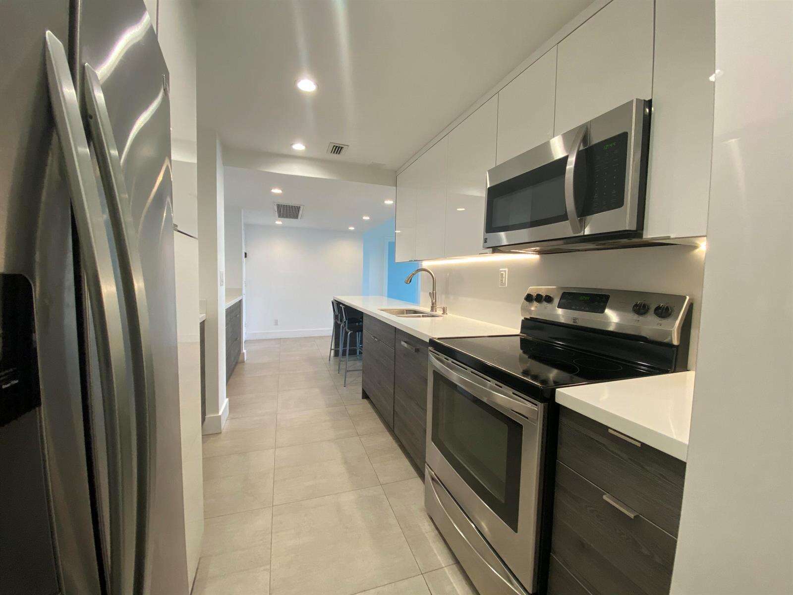 The Carriage House at 5401 Collins, Miami Beach, FL 33140 - For Rent photo 10