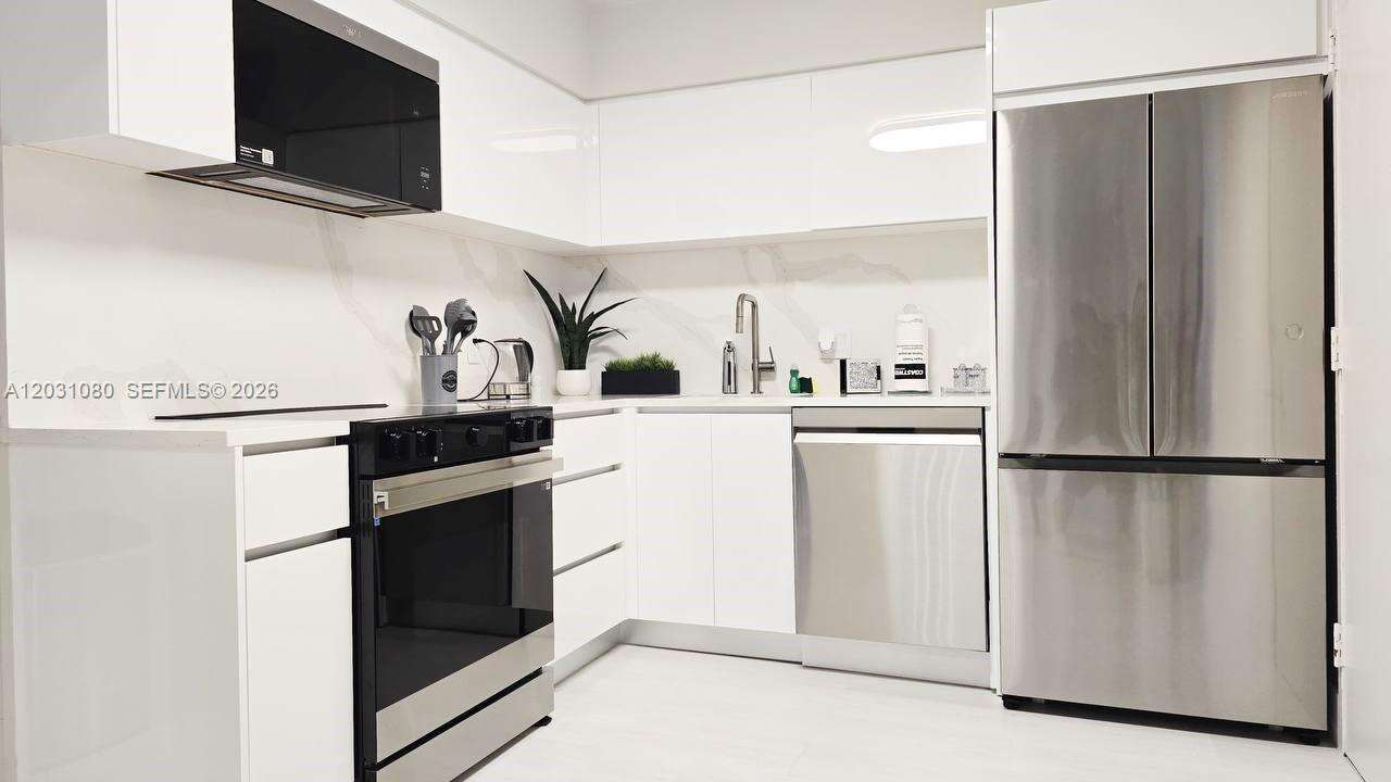 Seacoast 5151 at 5151 Collins Ave, Miami Beach, FL 33140 - For Rent photo 5