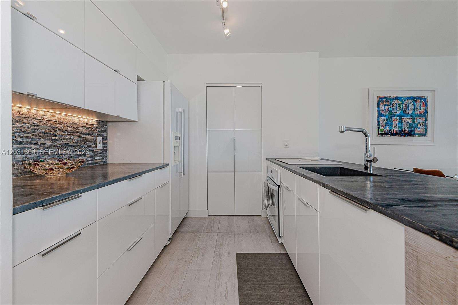 Yacht Club At Portofino at 90 Alton Rd, Miami Beach, FL 33139 - For Rent photo 13