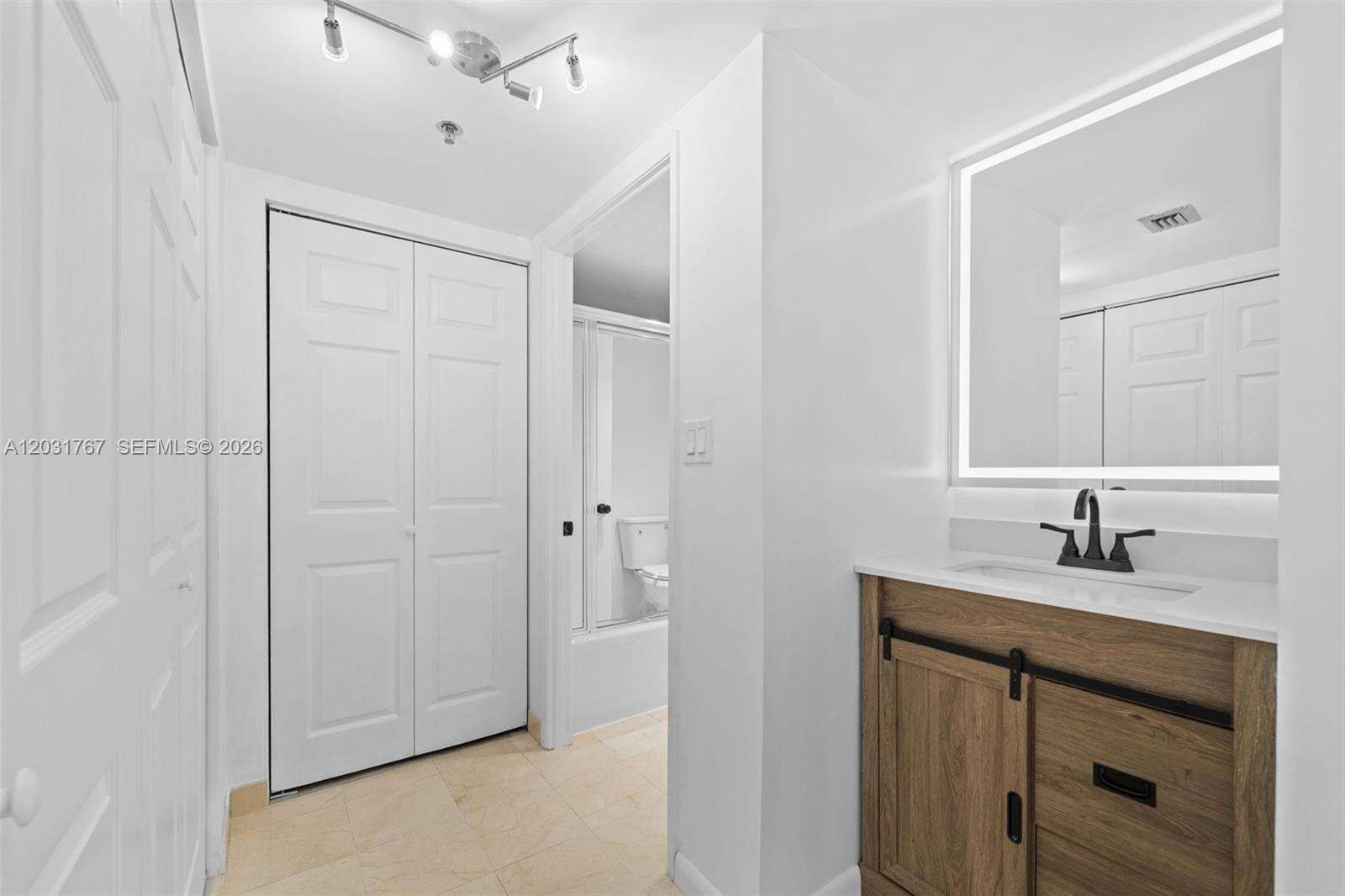 Waterview at 20505 Country Club Dr, Aventura, FL 33180 - For Rent photo 12