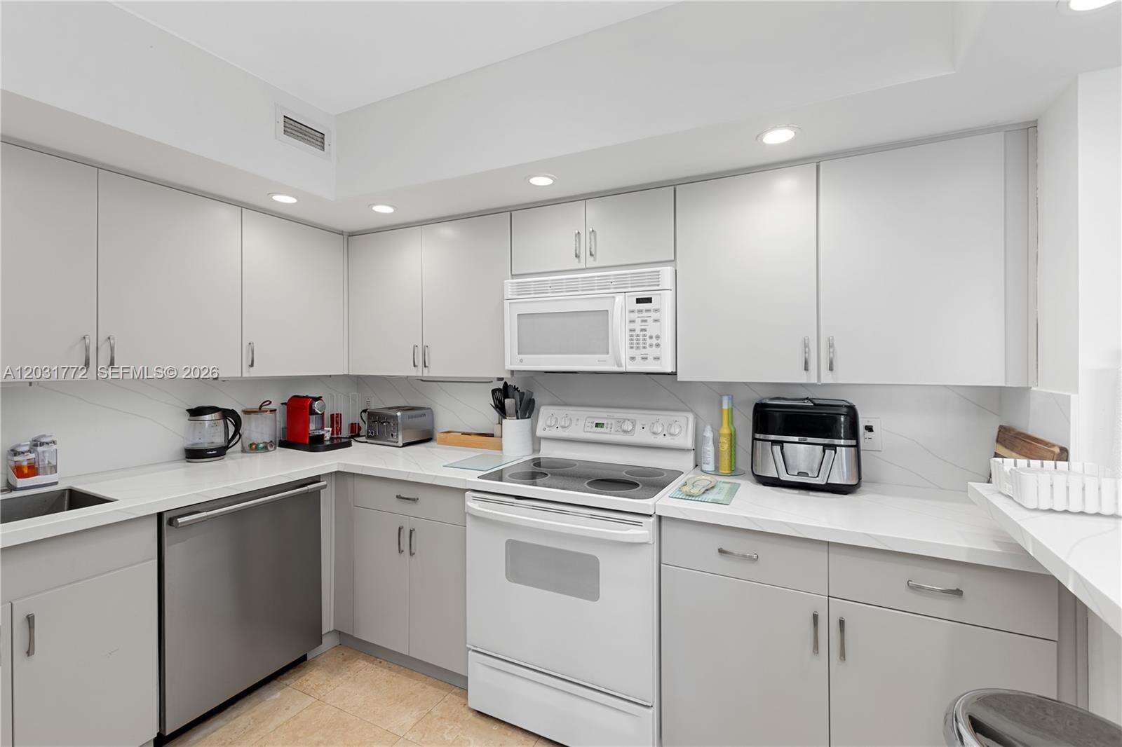 5600 Collins Ave, Miami Beach, FL 33140 - For Rent photo 12