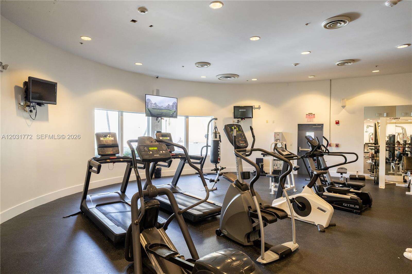 5600 Collins Ave, Miami Beach, FL 33140 - For Rent photo 24