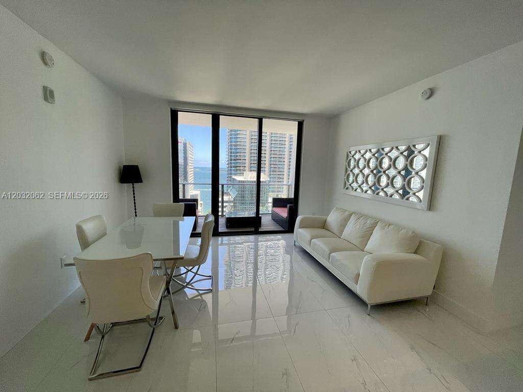 1010 Brickell at 1010 Brickell Ave, Miami, FL 33131 - For Rent photo 2