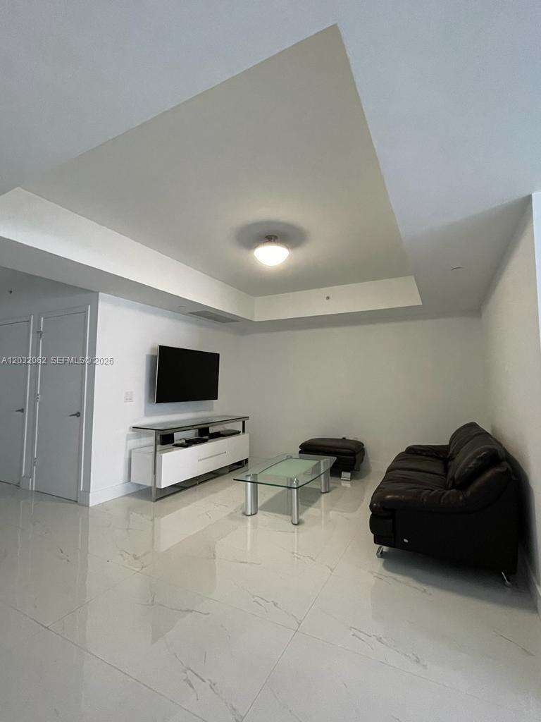 1010 Brickell at 1010 Brickell Ave, Miami, FL 33131 - For Rent photo 4