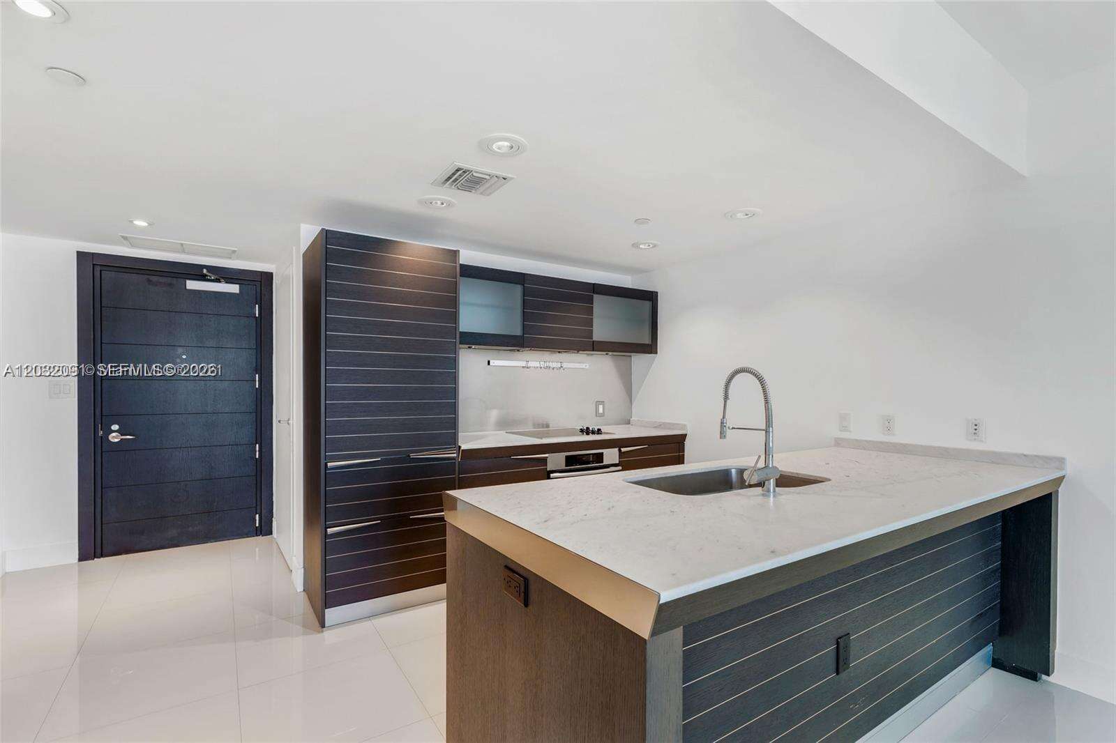 Epic Residences at 200 Biscayne Blvd Way, Miami, FL 33131 - For Rent photo 1