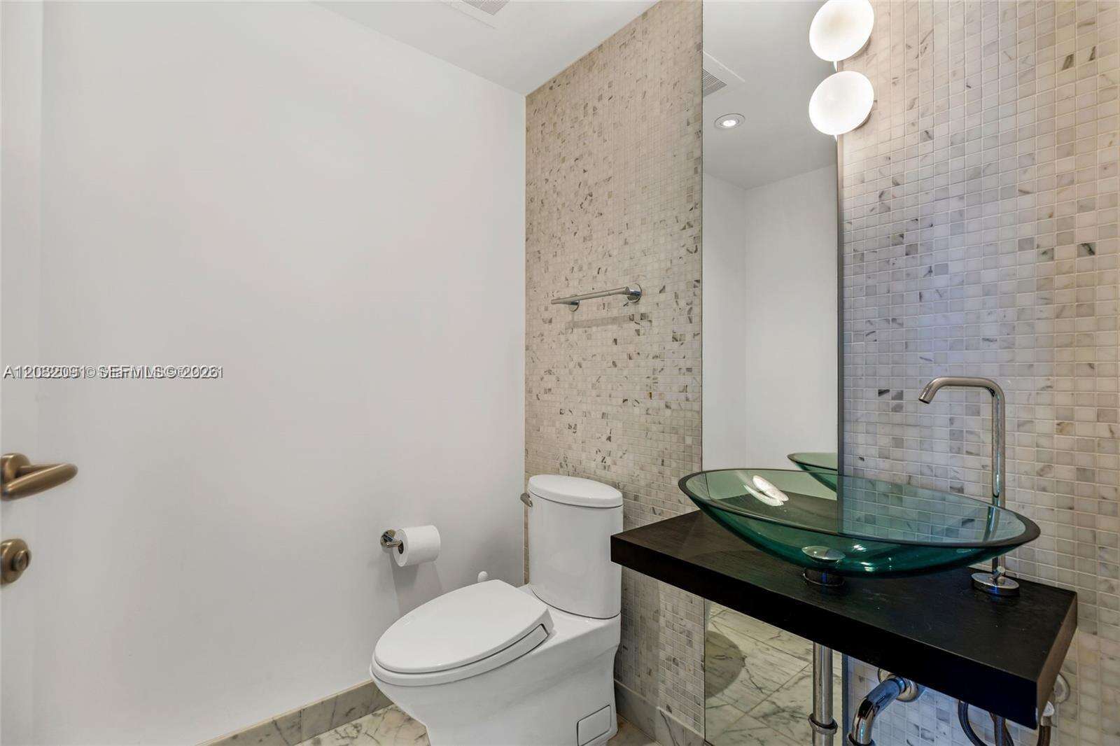 Epic Residences at 200 Biscayne Blvd Way, Miami, FL 33131 - For Rent photo 4