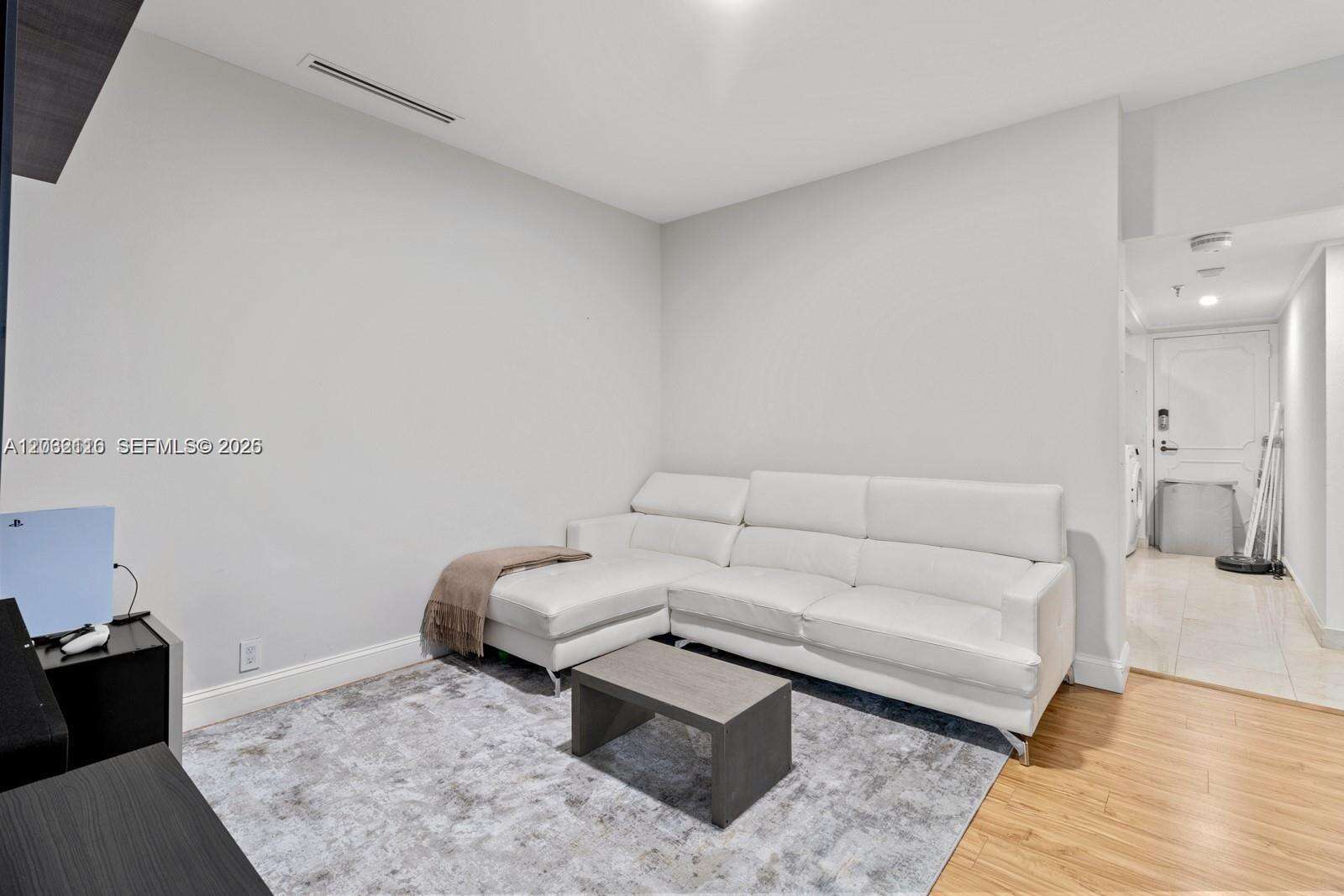 Brickell Key 1 at 520 Brickell Key Dr, Miami, FL 33131 - For Rent photo 14