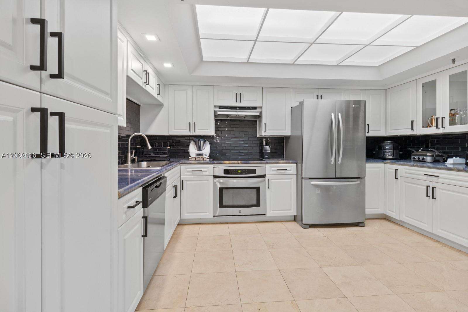 Brickell Key 1 at 520 Brickell Key Dr, Miami, FL 33131 - For Rent photo 16