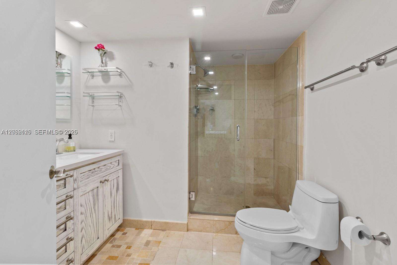 Brickell Key 1 at 520 Brickell Key Dr, Miami, FL 33131 - For Rent photo 22