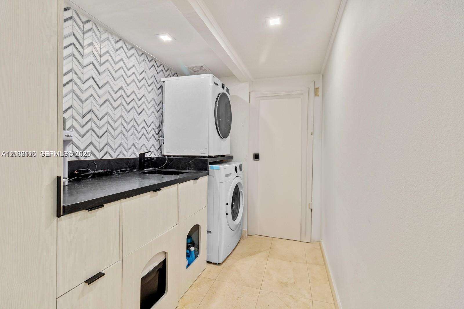 Brickell Key 1 at 520 Brickell Key Dr, Miami, FL 33131 - For Rent photo 28