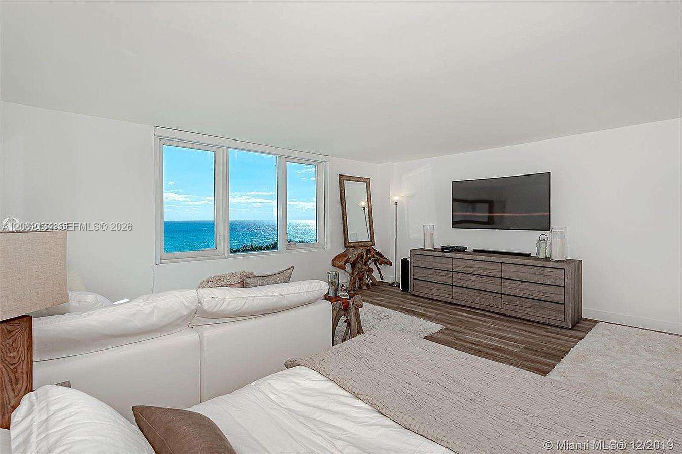 Roney Palace at 2301 Collins Ave, Miami Beach, FL 33139 - For Rent photo 5