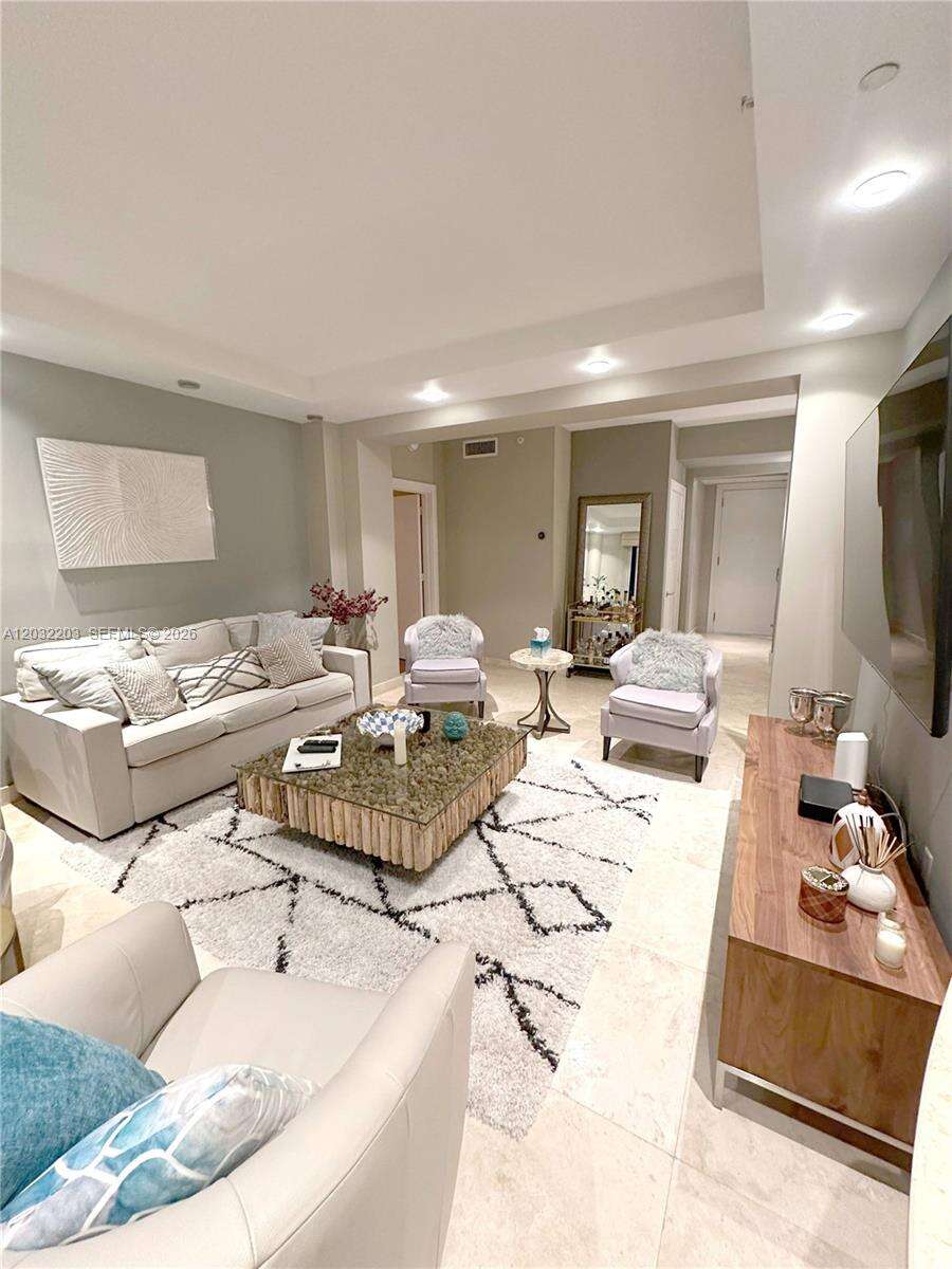 One Tequesta Point at 888 Brickell Key Dr, Miami, FL 33131 - For Rent photo 17