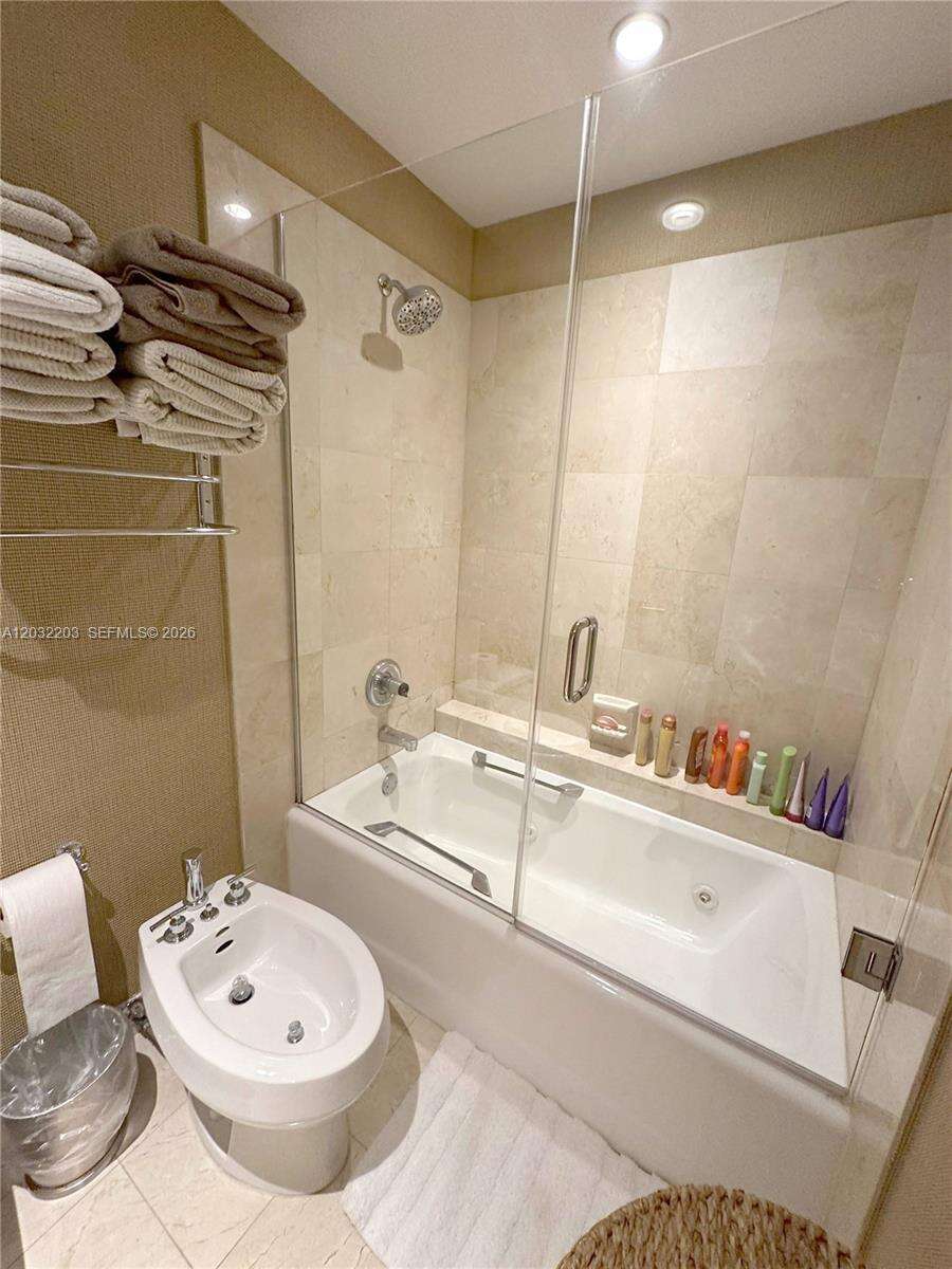 One Tequesta Point at 888 Brickell Key Dr, Miami, FL 33131 - For Rent photo 19