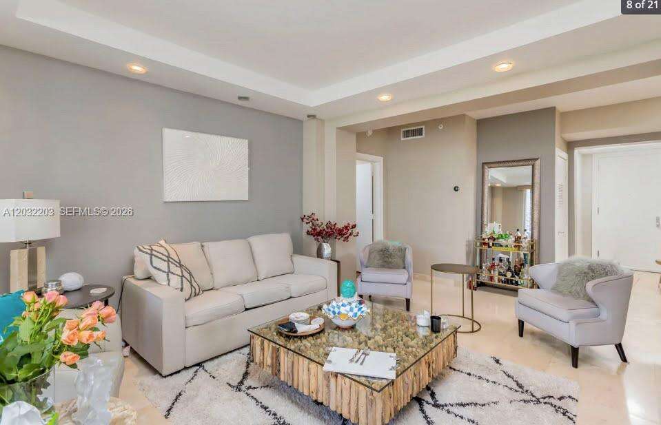 One Tequesta Point at 888 Brickell Key Dr, Miami, FL 33131 - For Rent photo 4