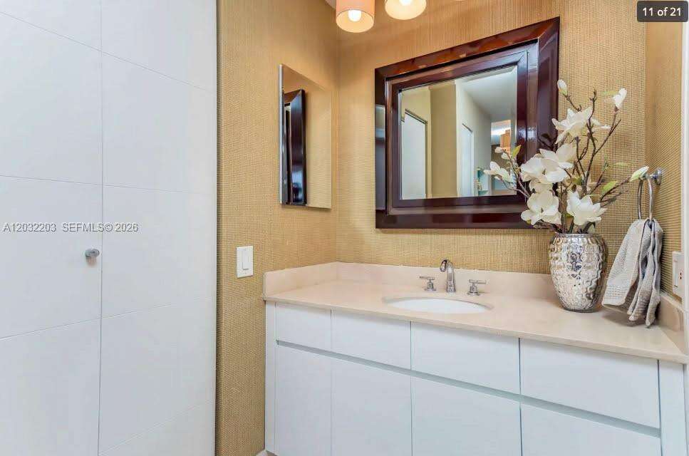 One Tequesta Point at 888 Brickell Key Dr, Miami, FL 33131 - For Rent photo 10