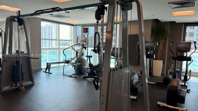 The Plaza On Brickell East at 950 Brickell Bay Dr, Miami, FL 33131 - For Rent photo 16