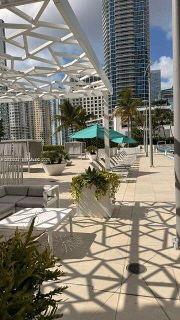 The Plaza On Brickell East at 950 Brickell Bay Dr, Miami, FL 33131 - For Rent photo 17