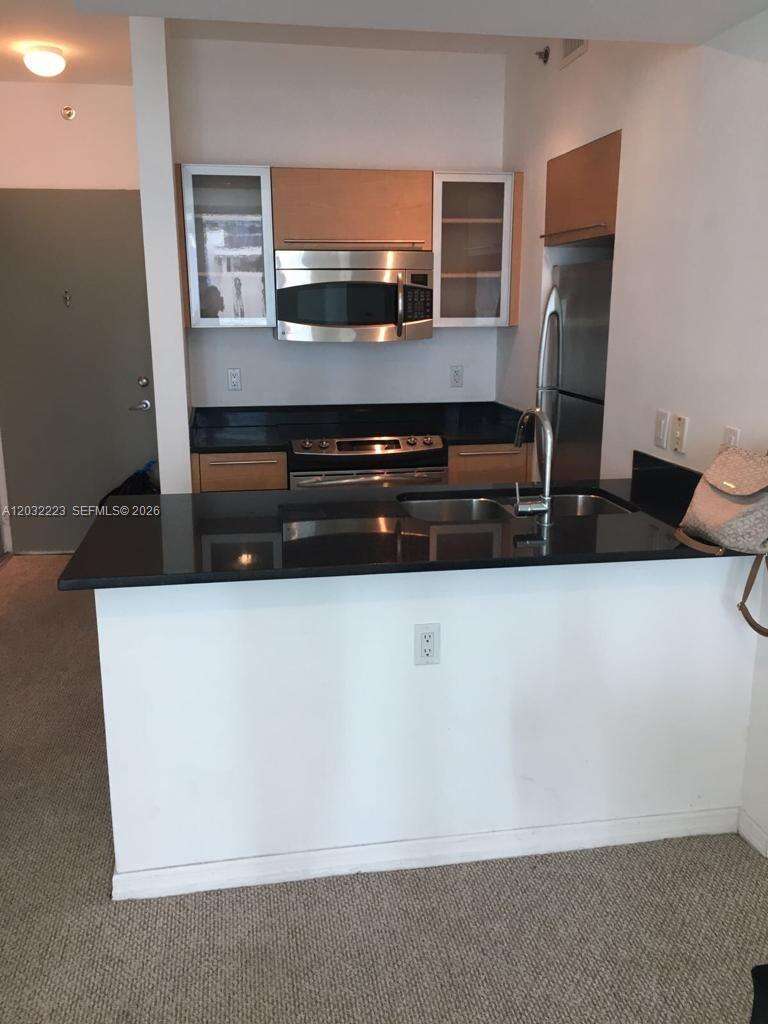 The Plaza On Brickell East at 950 Brickell Bay Dr, Miami, FL 33131 - For Rent photo 4