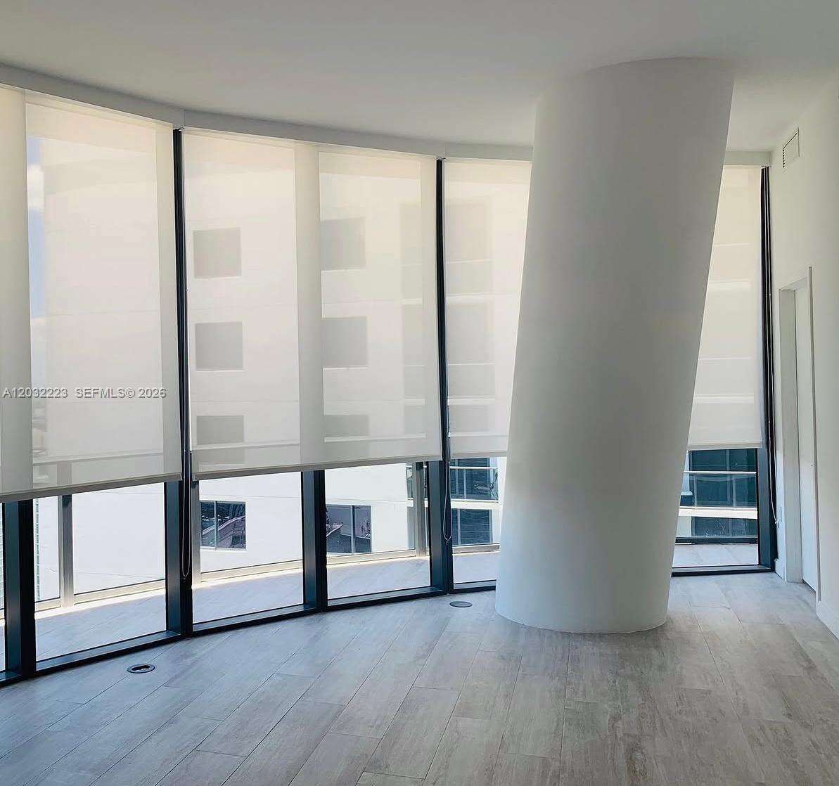The Plaza On Brickell East at 950 Brickell Bay Dr, Miami, FL 33131 - For Rent photo 9